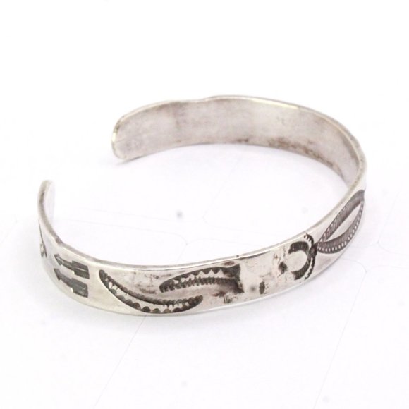 Vintage Native American Navajo Hand Tooled Sterling Silver Cuff Bracelet - Picture 8 of 10
